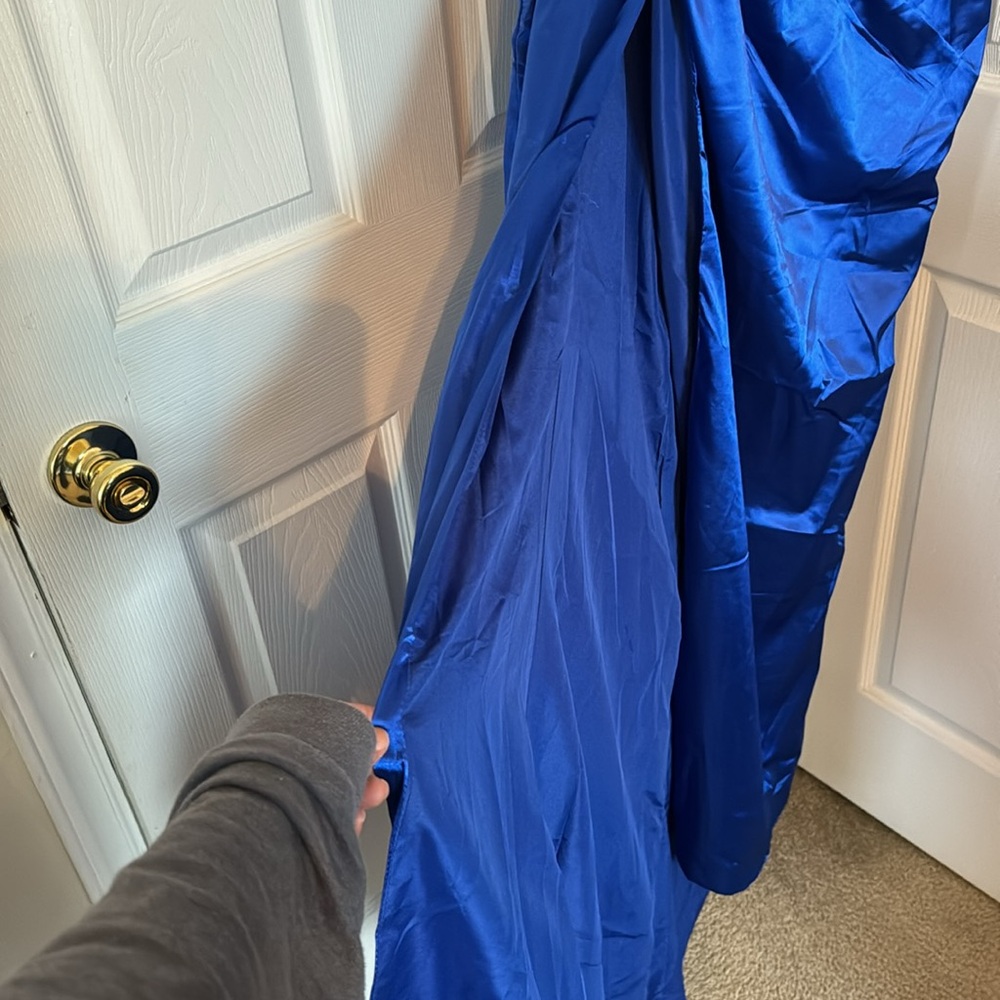 *NWOT long royal blue evening gown - Picture 4 of 8